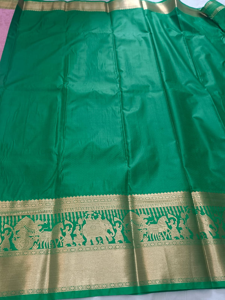 Tathastu Pink &amp; Green Traditional Zari Saree