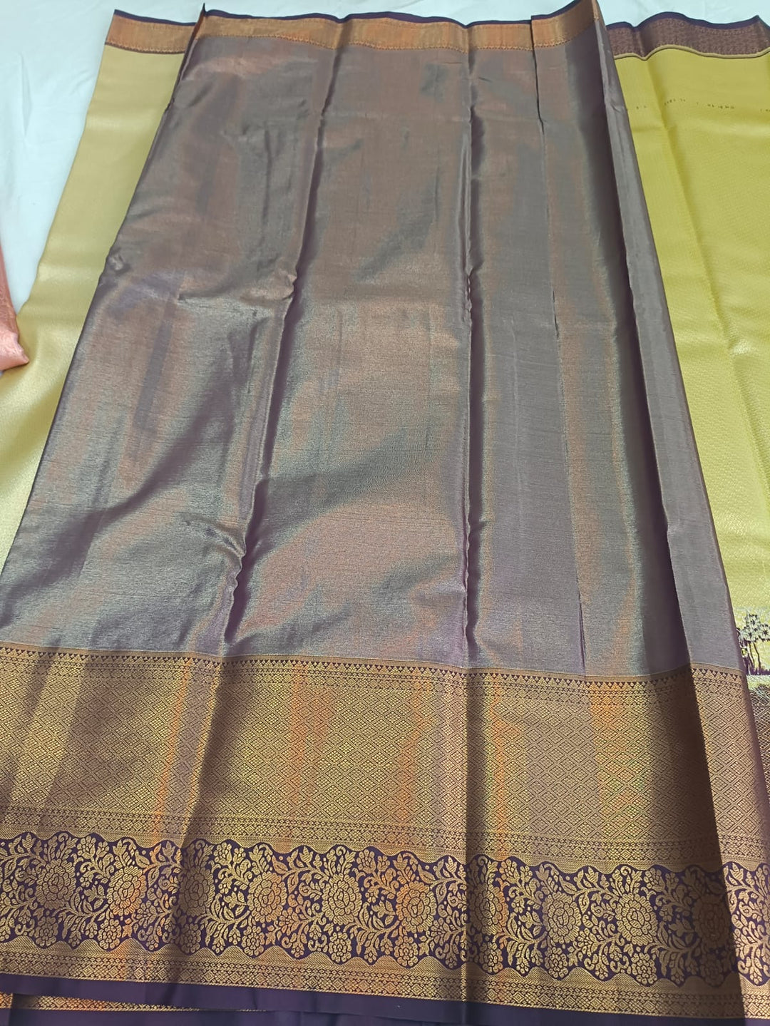 Tathastu Cream &amp; Brown Traditional Zari Saree