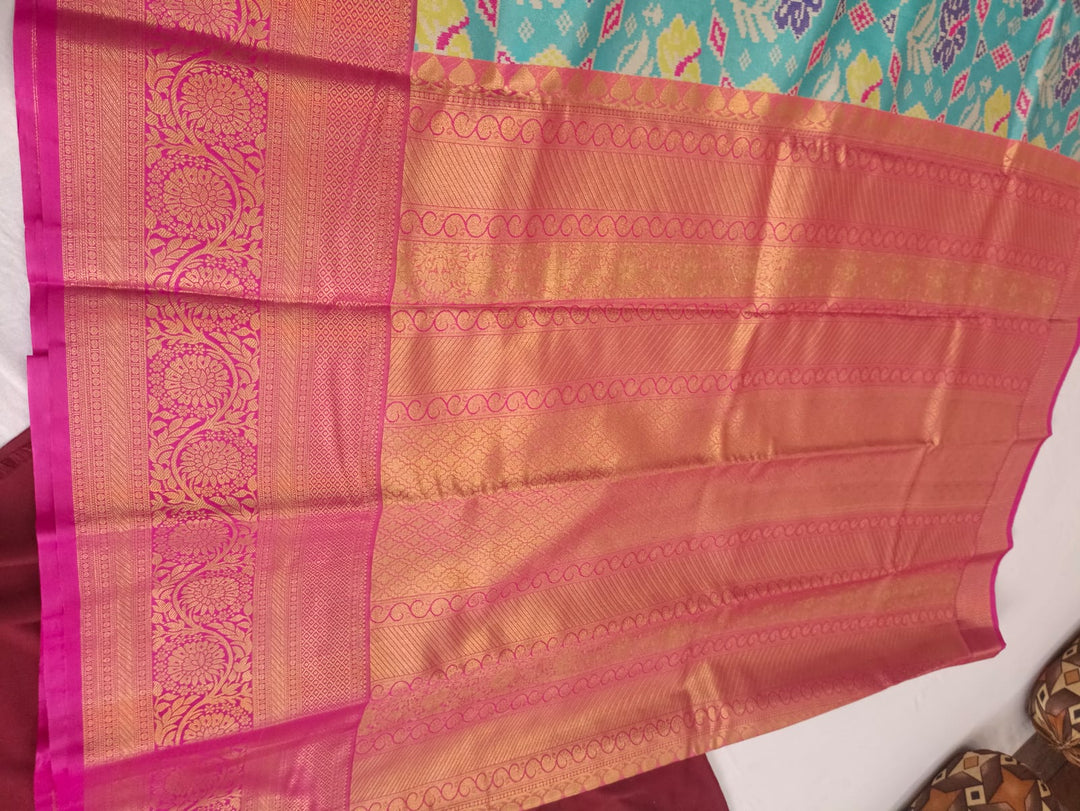 Tathastu Turquoise Blue &amp; Pink Floral Printed Saree