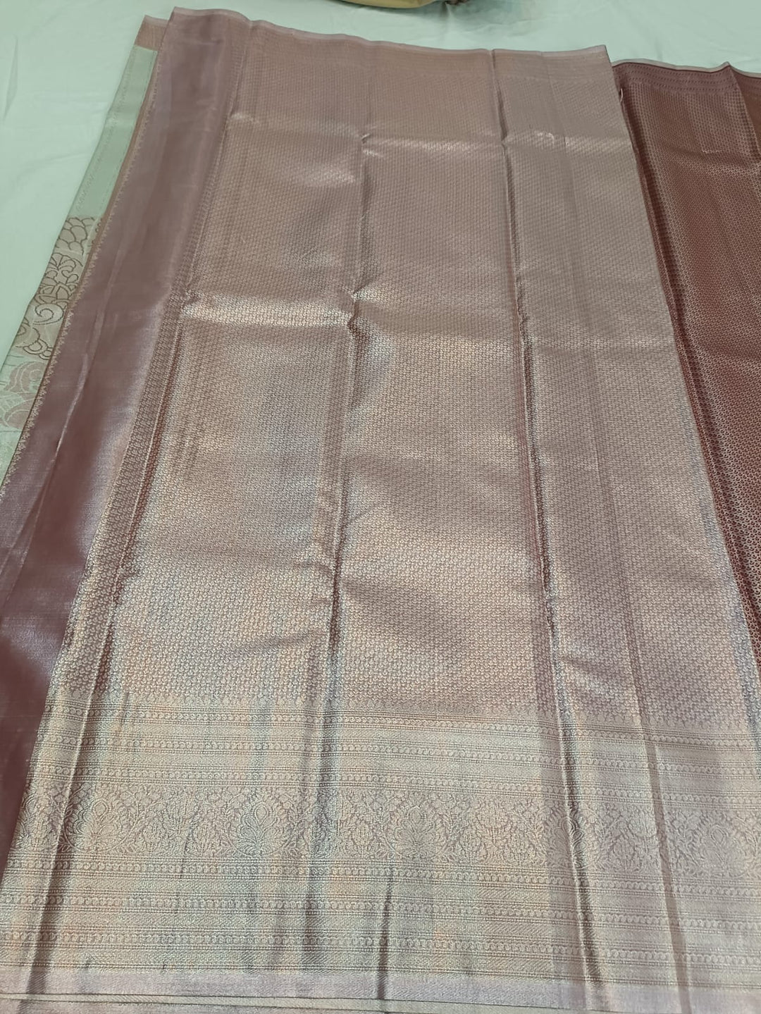 Tathastu Pastel Green &amp; Rose Pink Floral Saree