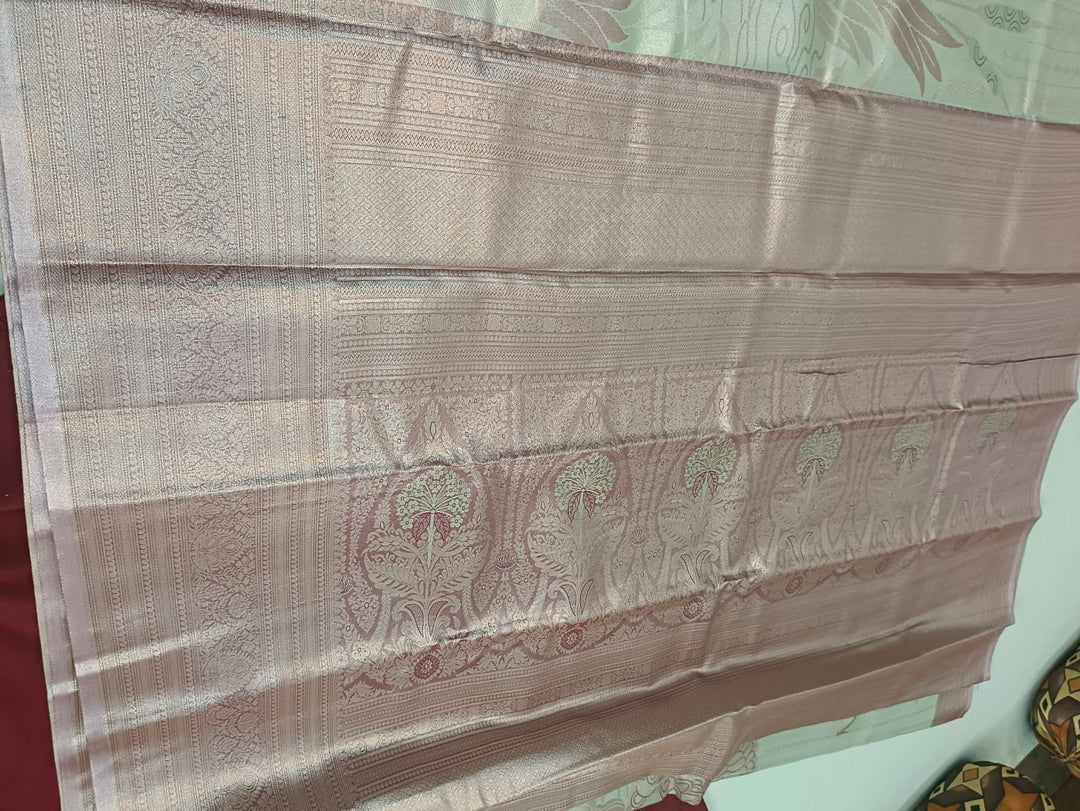 Tathastu Pastel Green &amp; Rose Pink Floral Saree