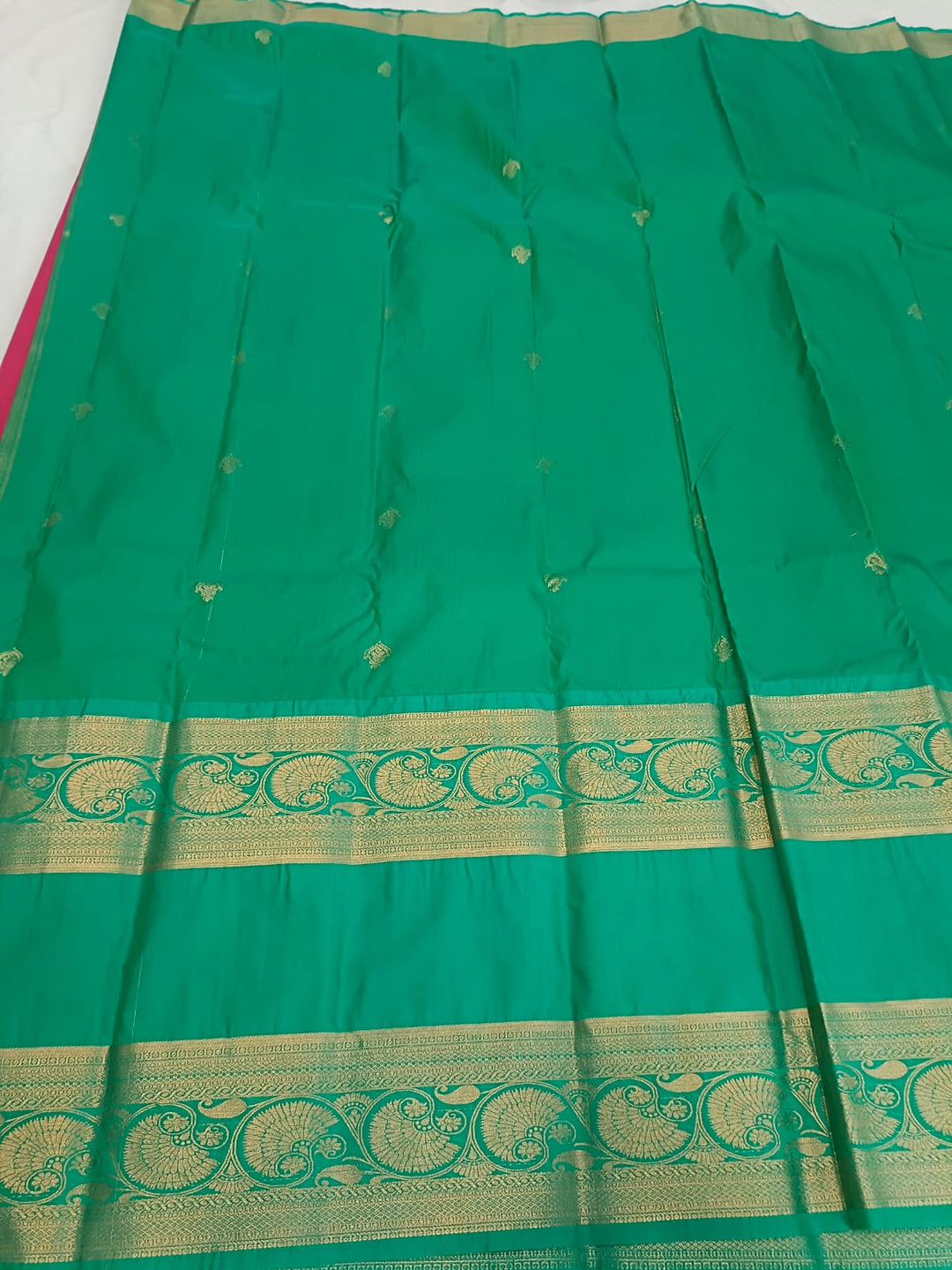 Tathastu Pink &amp; Green Zari Border Saree