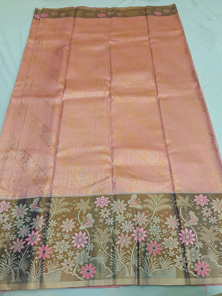 Tathastu Peach Pink &amp; Black Floral Printed Saree