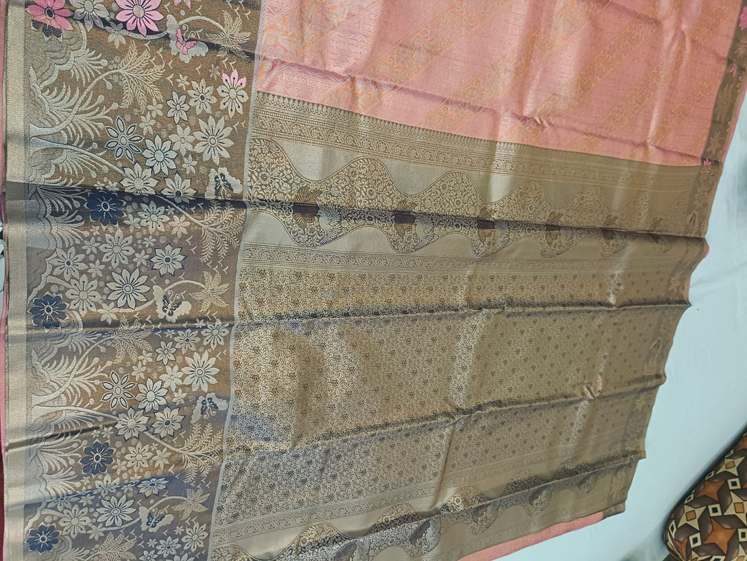 Tathastu Peach Pink &amp; Black Floral Printed Saree