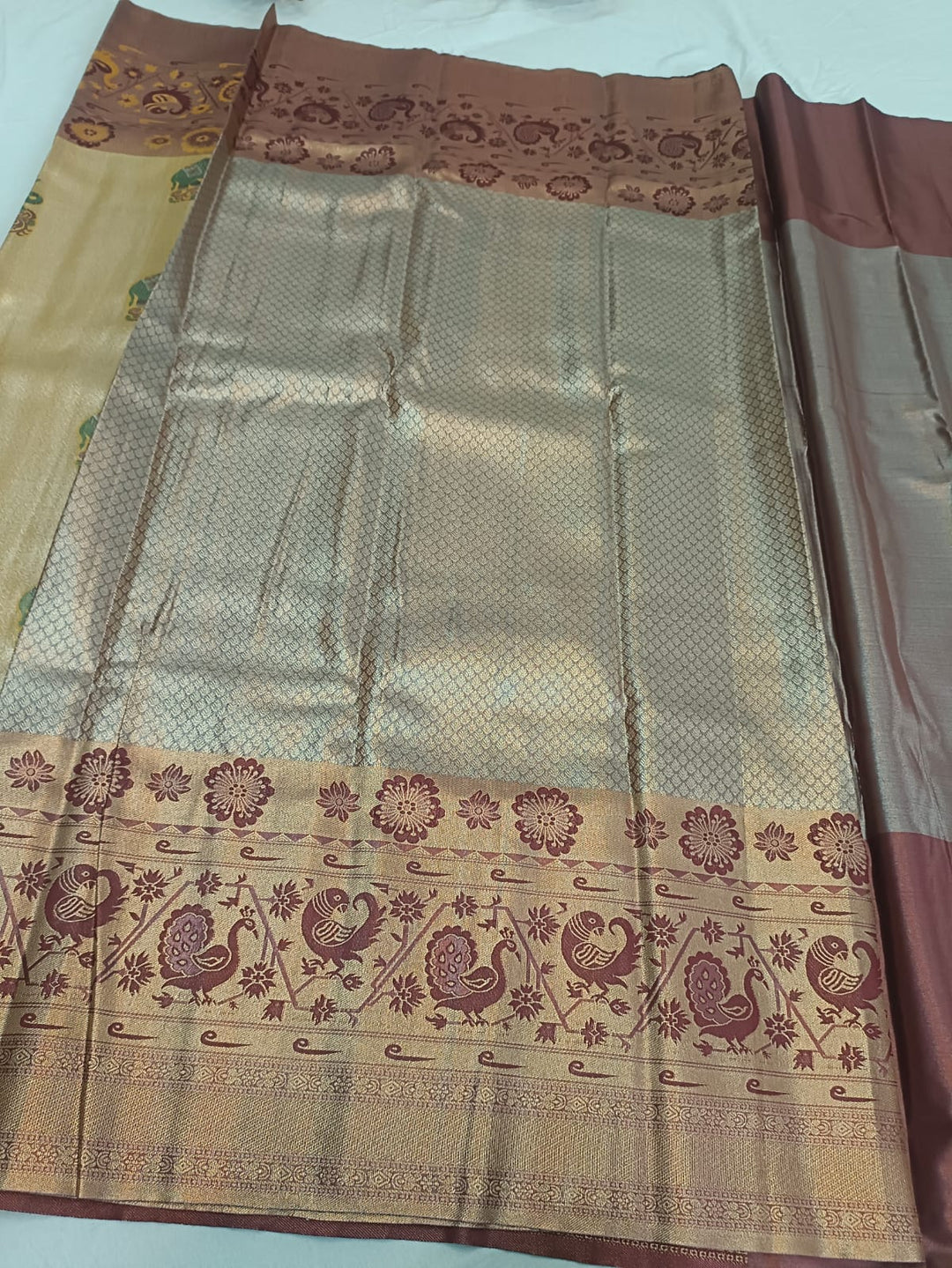 Tathastu Golden Beige &amp; Brown Floral Printed Saree