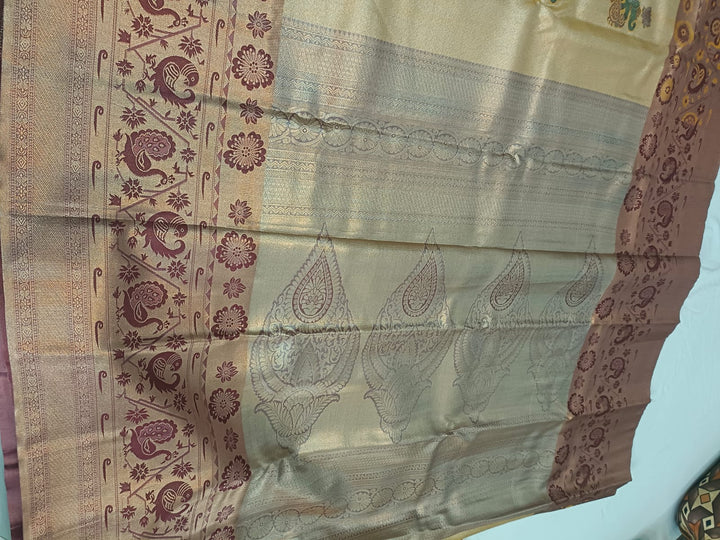 Tathastu Golden Beige &amp; Brown Floral Printed Saree
