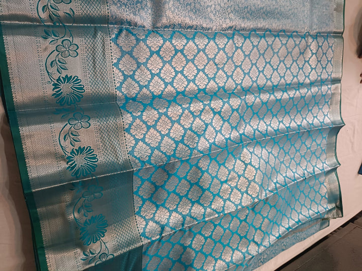 Tathastu Sky Blue Floral Jacquard Saree