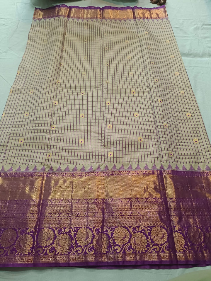 Tathastu Cream &amp; Purple Checks Zari Border Saree