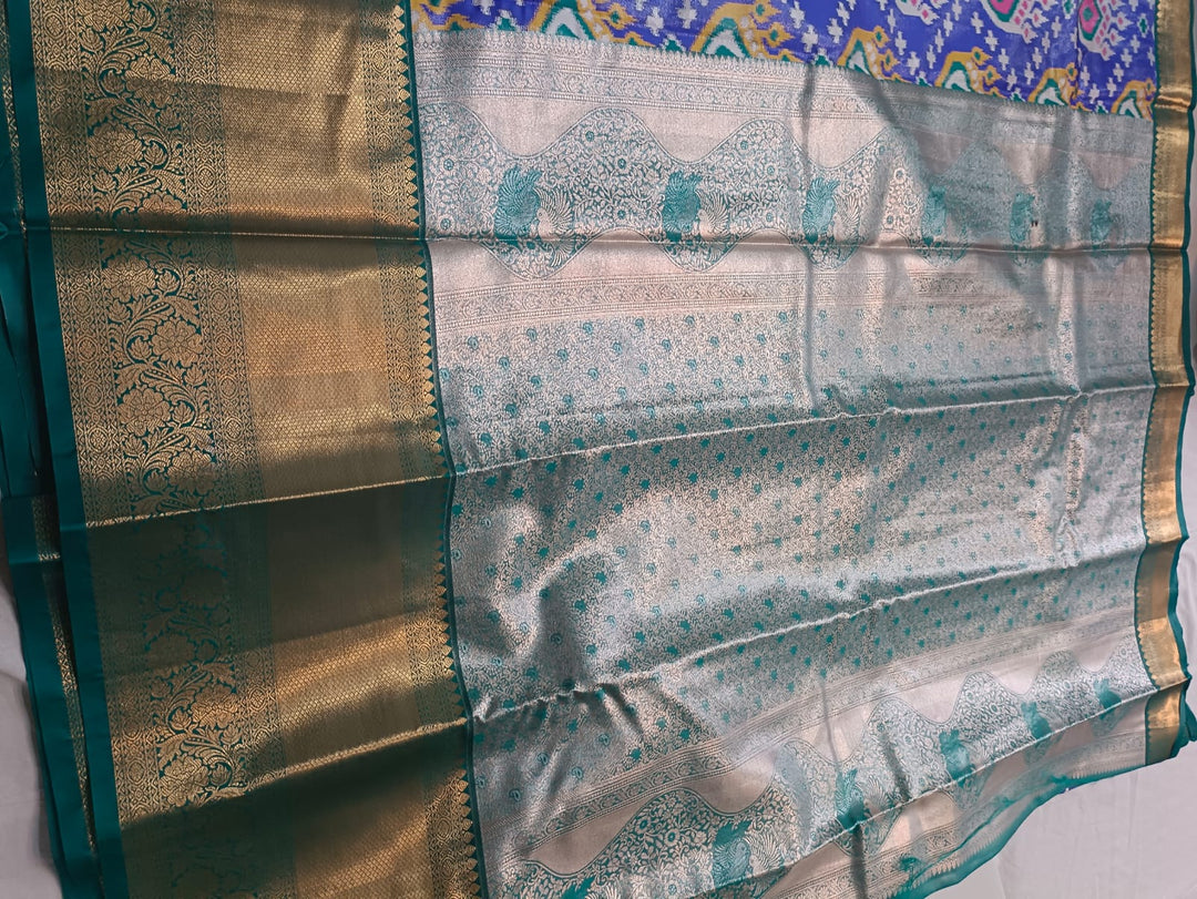 Tathastu Royal Blue &amp; Teal Ikat Print Zari Saree